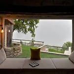 Casa Do Sobreiro / Casas De Basto *