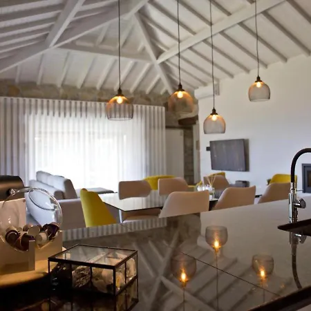Casa Do Sobreiro / Casas De Basto וילה