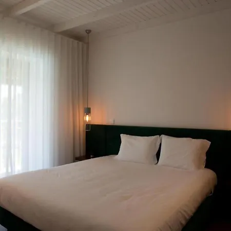 Casa Do Sobreiro / Casas De Basto סלוריקו דה באשטו