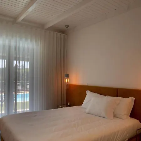 Casa Do Sobreiro / Casas De Basto * סלוריקו דה באשטו